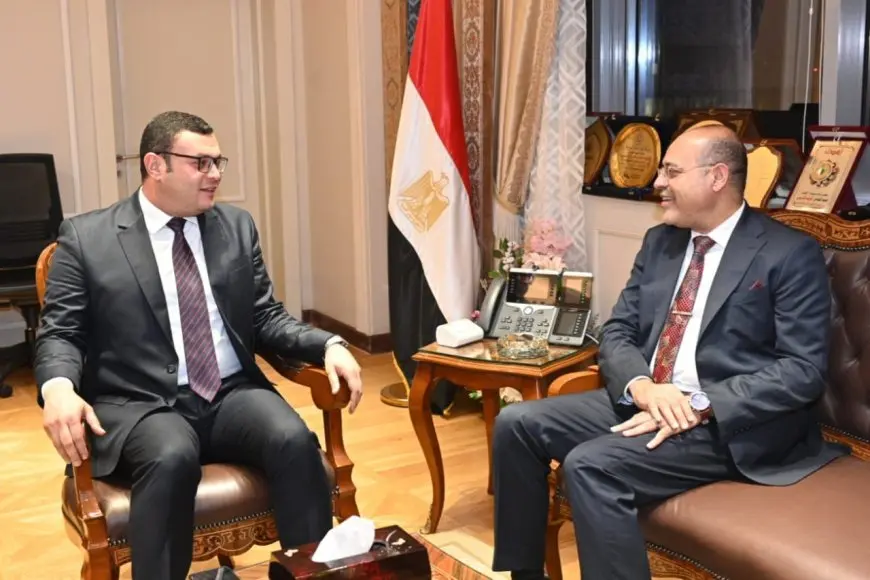 وزيرا الإسكان والعمل يبحثان شئون العمالة بشركات المياه والصرف