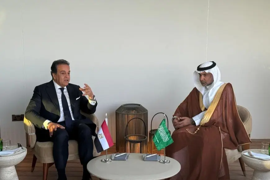 وزير الصحة يناقش مع نظيره السعودي آخر مستجدات التعاون بين البلدين