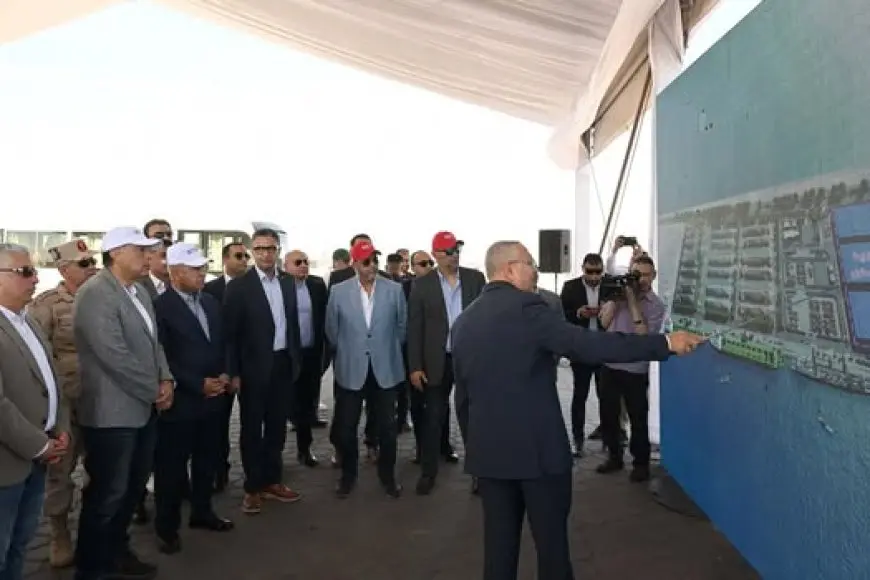 رئيس الوزراء يزور مشروعي رووتس وسكاي للموانئ