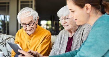 «اكتشافات جديدة: لماذا يحتفظ بعض الأفراد بذاكرة قوية في الثمانينيات من العمر»