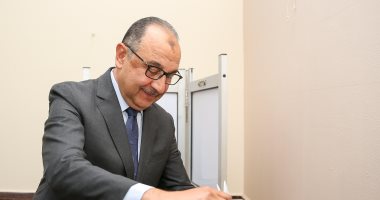 وزير قطاع الأعمال يهنئ الدكتور خالد العناني لفوزه بمنصب المدير العام لليونسكو