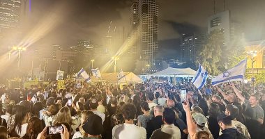آلاف الإسرائيليين يحتشدون فى تل أبيب قبيل تنفيذ صفقة التبادل.. فيديو وصور