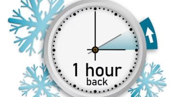 بدء تطبيق التوقيت الشتوى 2025 رسميًا وتأخير الساعة 60 دقيقة