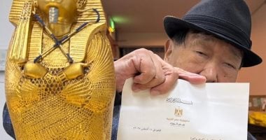 دعوة فى تابوت فرعونى.. عالم آثار يابانى يتلقى دعوة لحفل افتتاح المتحف الكبير