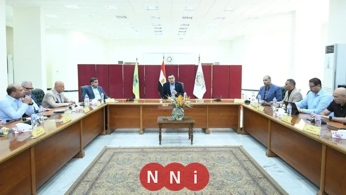وزير الإسكان يؤكد الحزم في مواجهة مخالفات البناء بالمدن الجديدة