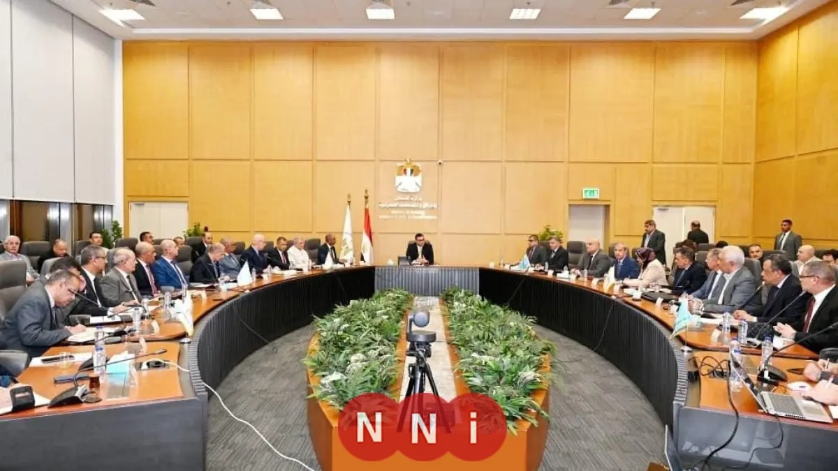 وزير الإسكان يستعرض تقدم مشروعات المياه في الفيوم والمنيا ضمن مبادرة حياة كريمة