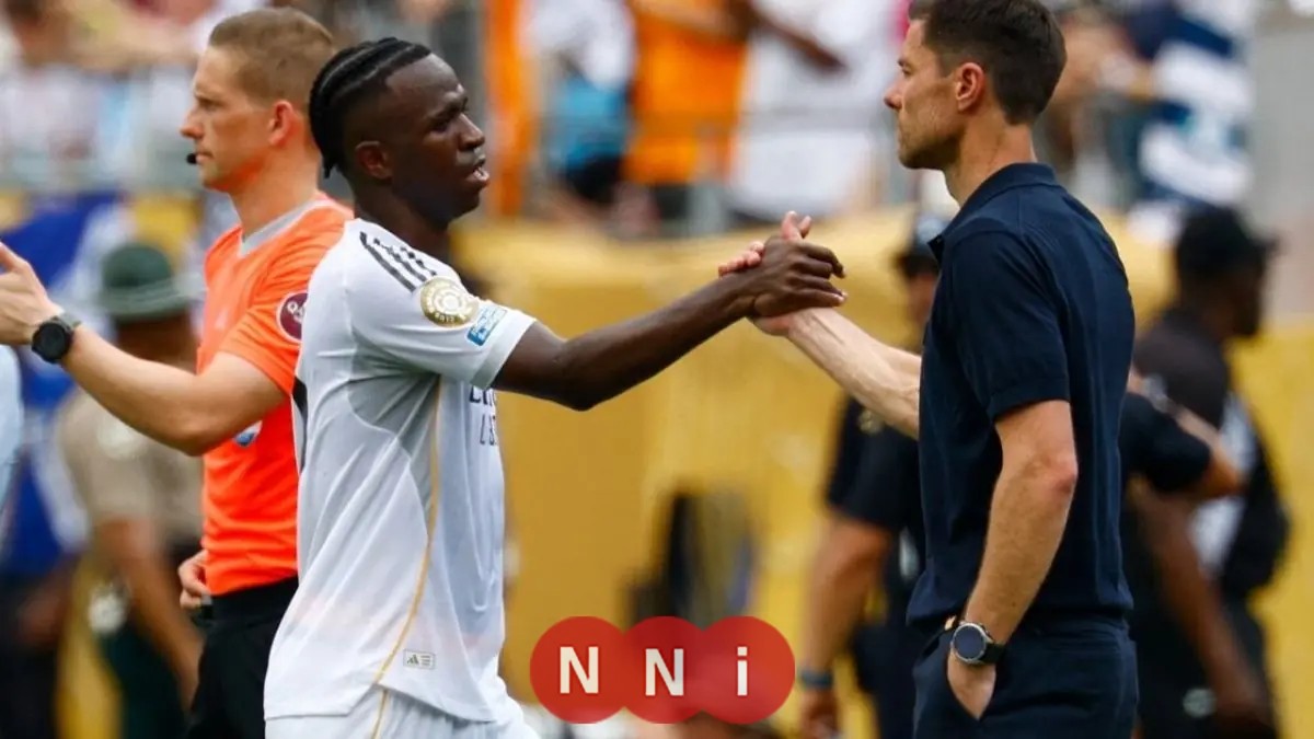 رئيس ريال مدريد يتوسط لتهدئة الخلاف بين ألونسو وفينيسيوس