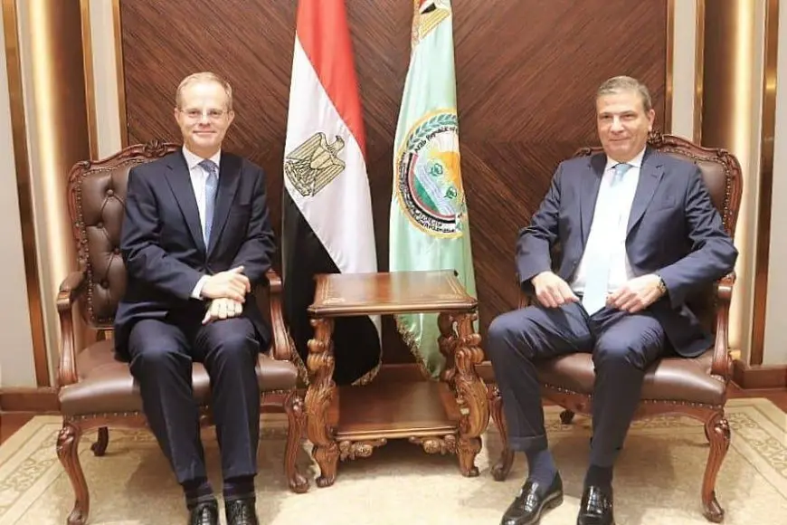 وزير الزراعة يبحث مع سفير بريطانيا في القاهرة سبل تبادل السلع الزراعية