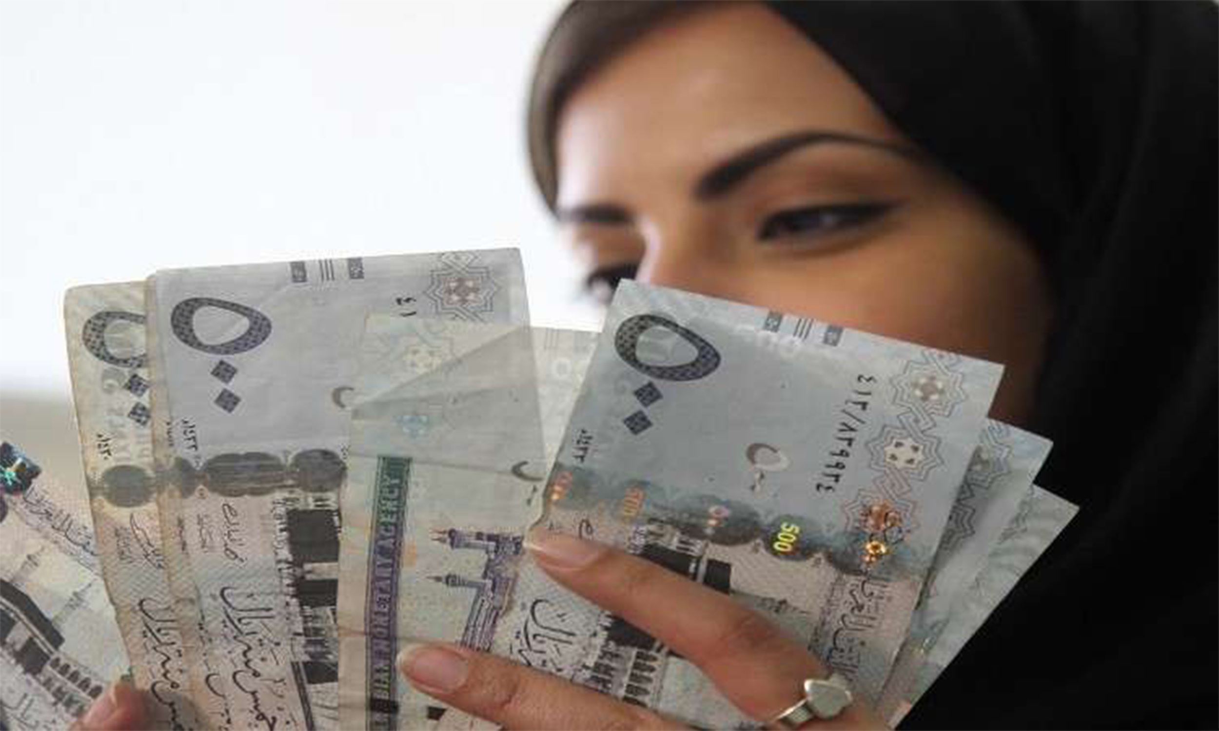 تمويل شخصي يبدأ من 32.000 ريال للنساء والرجال بدون كفيل