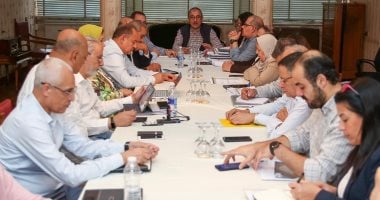 وزير قطاع الأعمال يتابع آخر مستجدات المشروع القومي لتطوير صناعة الغزل والنسيج