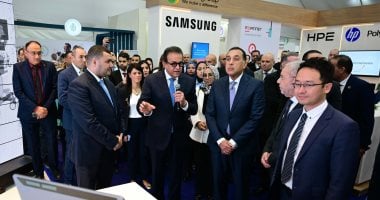 رئيس الوزراء يتفقد معرض سمارت ديجيتال هيلث جيت