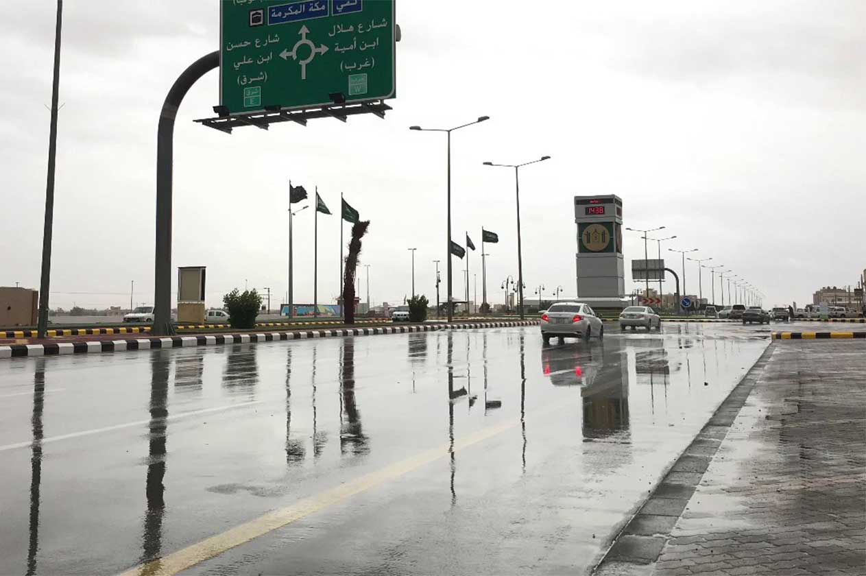 تقلبات قوية في طقس السعودية وأمطار غزيرة تضرب عدة مناطق