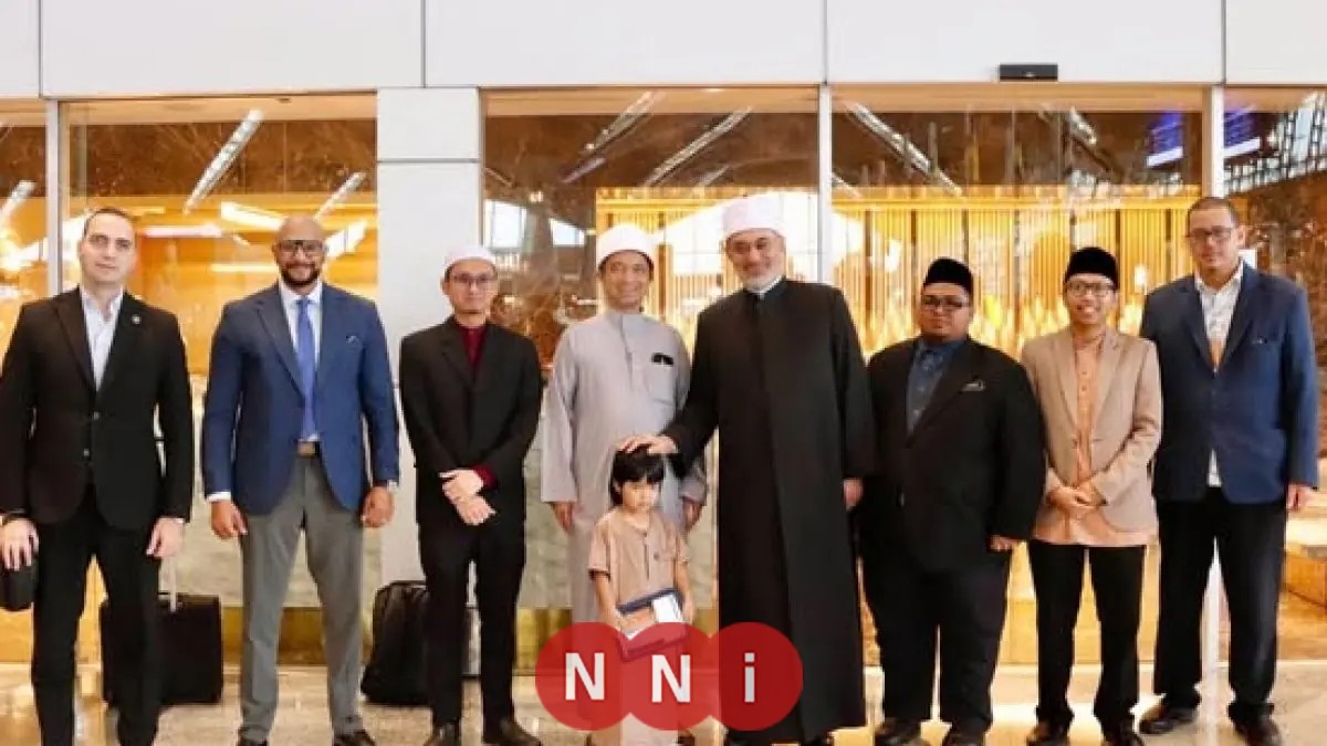 المفتي يعود إلى القاهرة بعد انتهاء زيارته الرسمية في كوالالمبور
