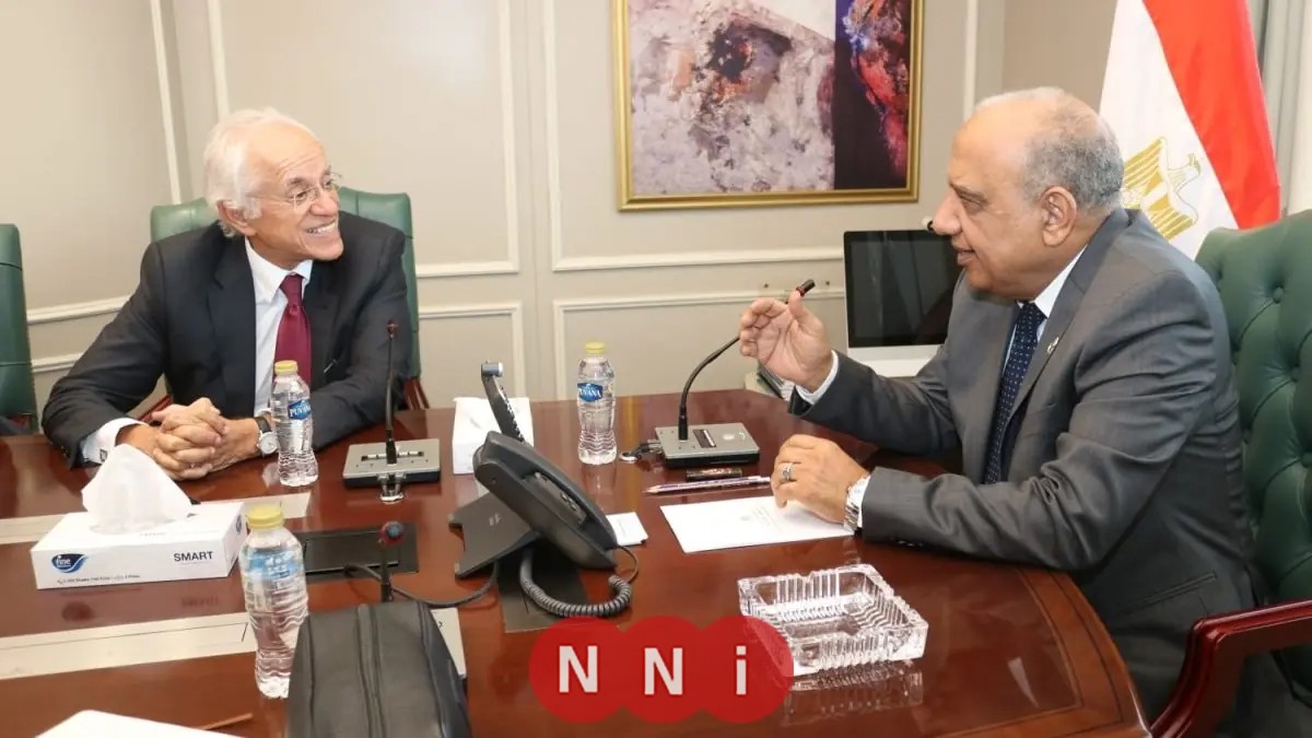 وزير الكهرباء يناقش تطورات مشروع الربط الكهربائي المصري اليوناني مع رئيس كوبولوزيس