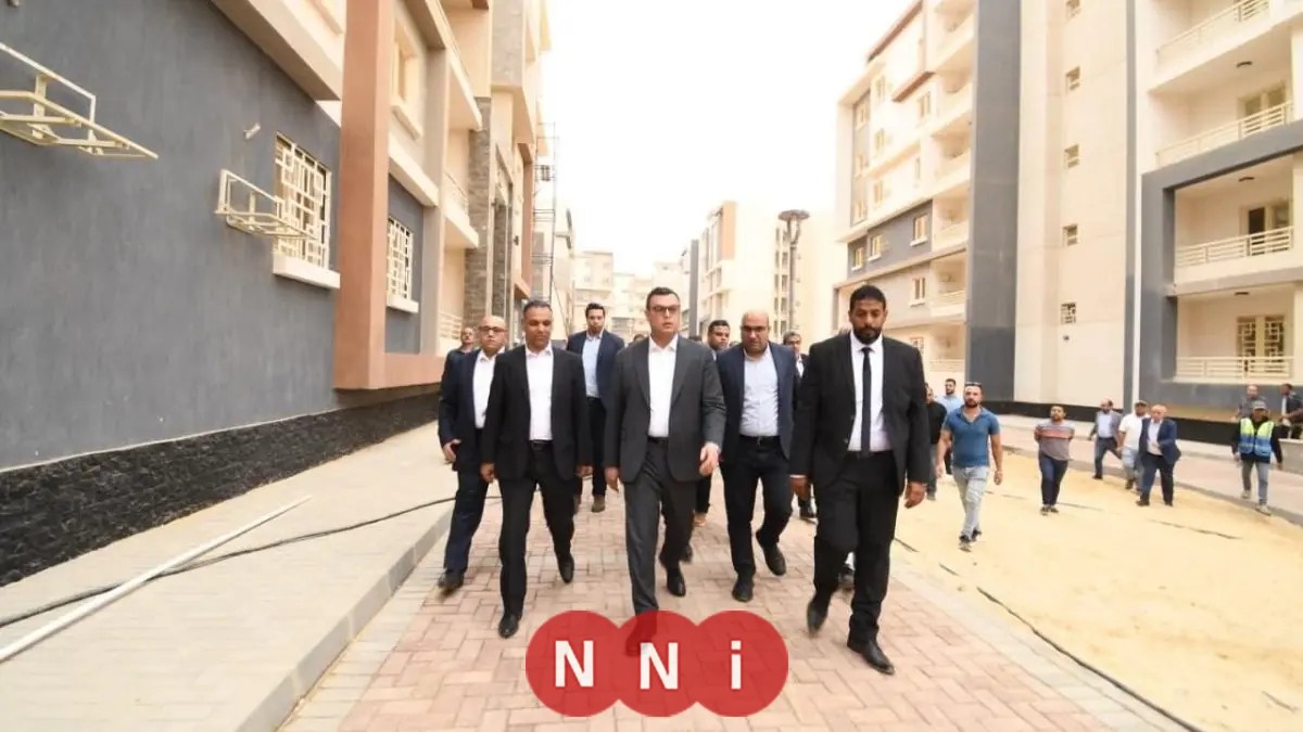 وزير الإسكان يشرف على تفقد الطرق ومشروع الإسكان المتوسط في حدائق أكتوبر