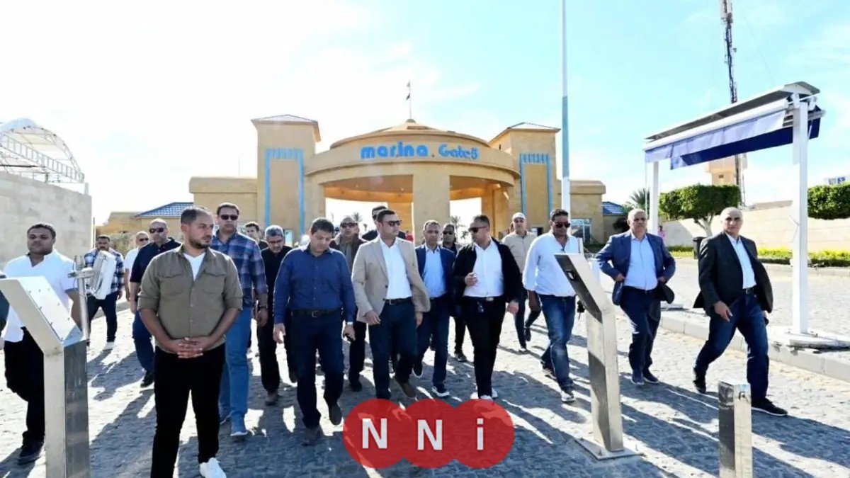 وزير الإسكان يستعرض تقدم مشروع مارينا 8 وتحديث مدخل مارينا 5 الر‌ئيسي