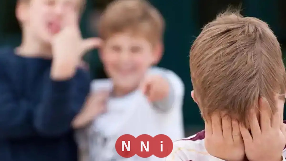 اكتشف سر الأكل والنوم: كيف تكشف علامات تعرض طفلك للتنمر؟