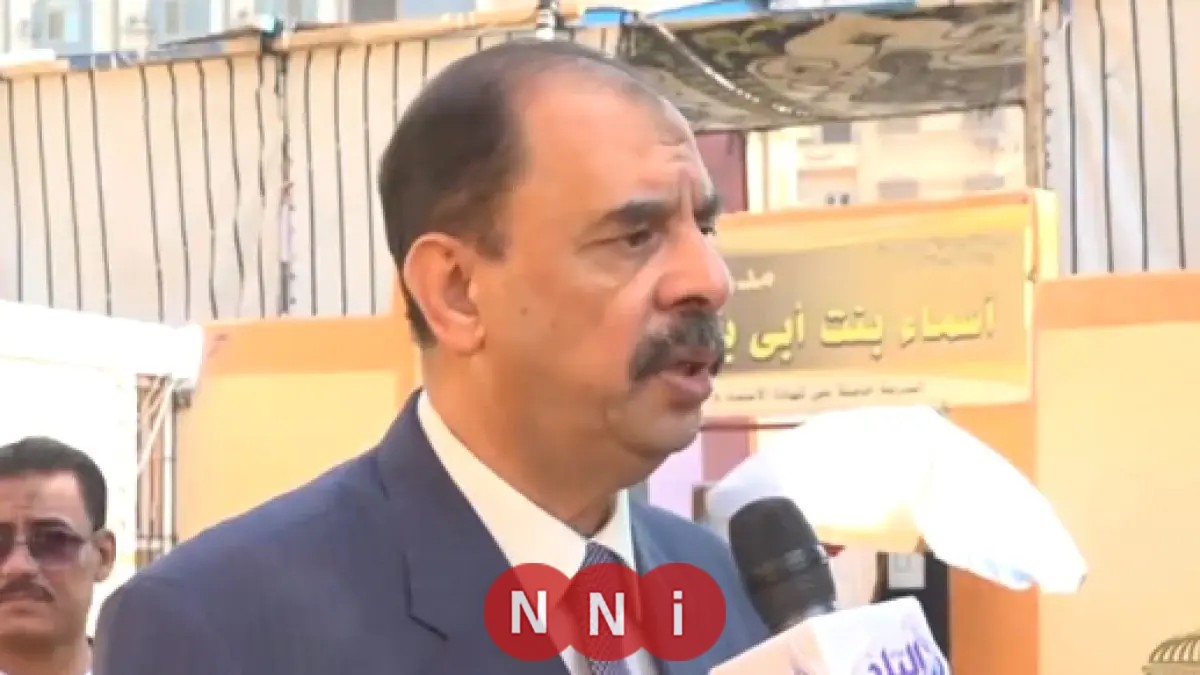 محافظ سوهاج يطمئن على توافد الناخبين ويتابع سير العملية الانتخابية بنجاح