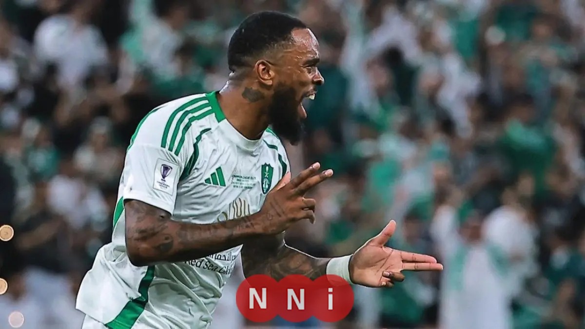 المدير الرياضي للأهلي السعودي يكشف حقيقة رحيل إيفان توني