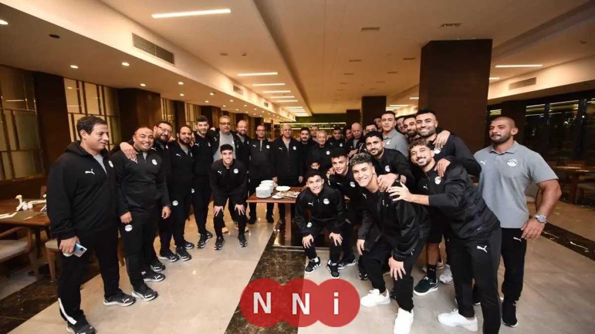 احتفالات لاعبي المنتخب بعيد ميلاد حلمي طولان تسبق انطلاق كأس العرب