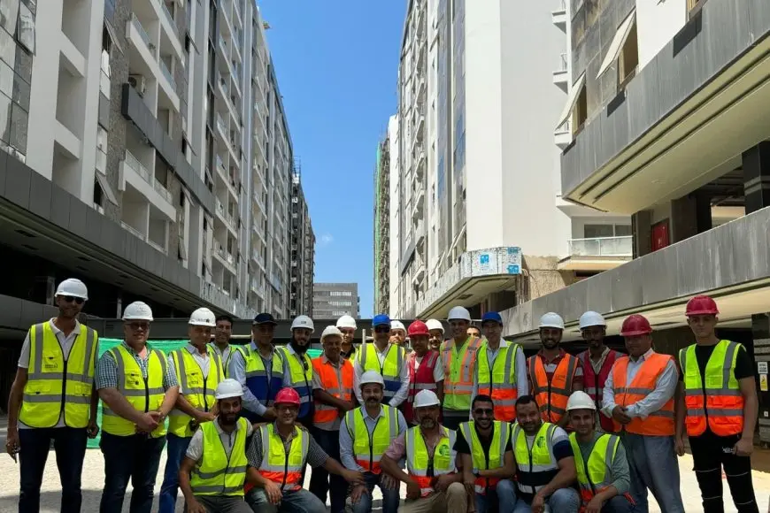 وزير قطاع الأعمال يتفقد مشروع «جراند فيو سموحة» بالإسكندرية