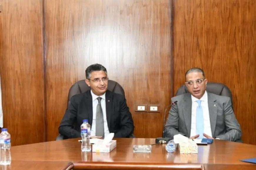 وزير التموين ومحافظ الفيوم يبحثان مع أعضاء الغرفة التجارية دور الغرفة في تعزيز الاقتصاد المحلي والتنمية المستدامة