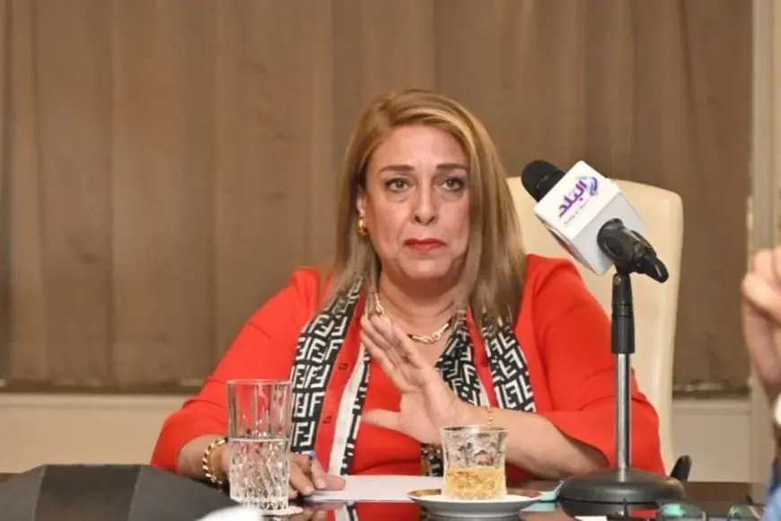 إلهام أبو الفتح تكتب: توقيعات د. زاهي حواس