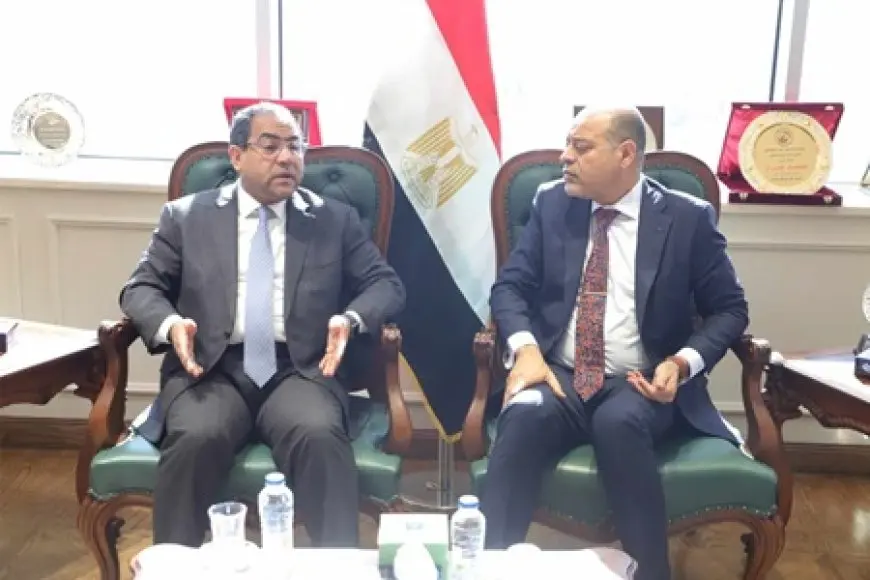 وزير العمل يبحث مع رئيس التنظيم والإدارة آليات سد العجز الوظيفي
