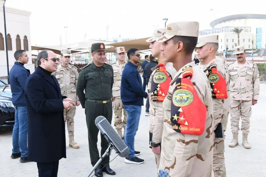 أنتم مستقبل مصر.. الرئيس السيسي يثني على صمود المصريين: على قلب رجل واحد أمام الأزمات