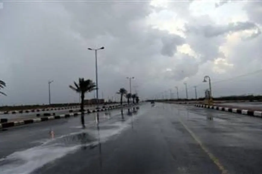 أمطار ورياح واضطراب الملاحة.. الأرصاد تحذر سكان هذه المناطق من طقس السبت