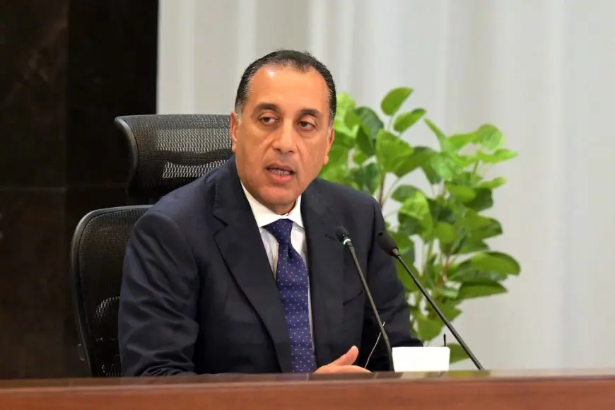 مدبولي يستعرض نماذج الاستجابة لشكاوى وبلاغات المواطنين على مستوى الجمهورية