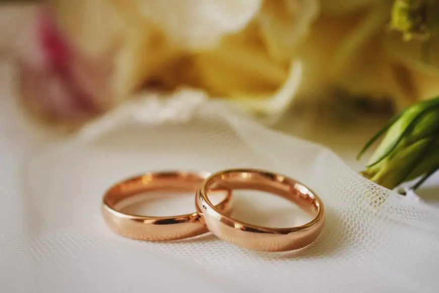 هل يُفضل أن تكون فترة الخطوبة قصيرة؟ استشاري العلاقات الأسرية يوضح ذلك