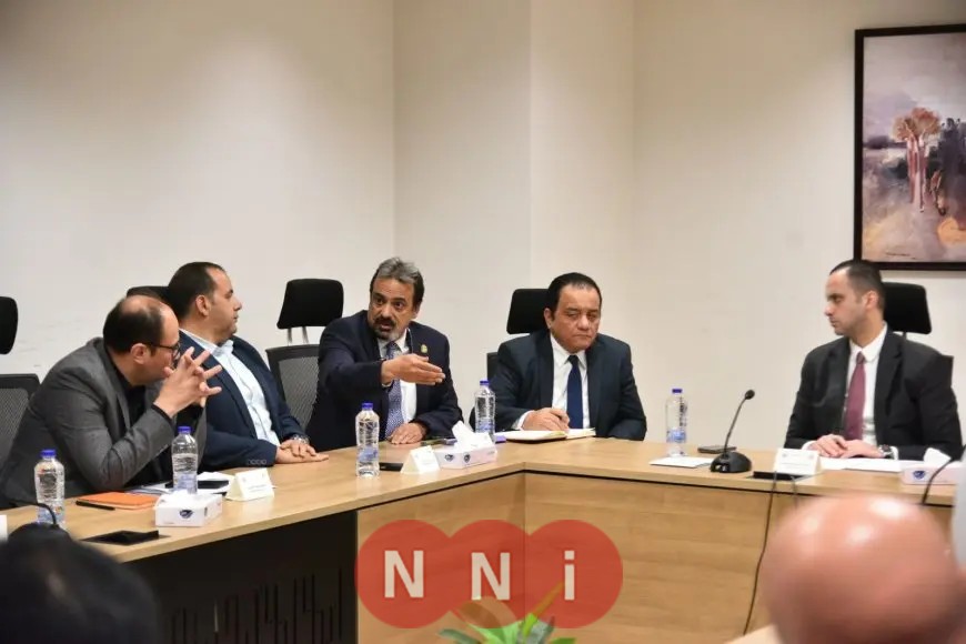 نائب وزير الصحة يتابع تطوير خدمات الغسيل الكلوي ومشروع الرعاية والحضانات