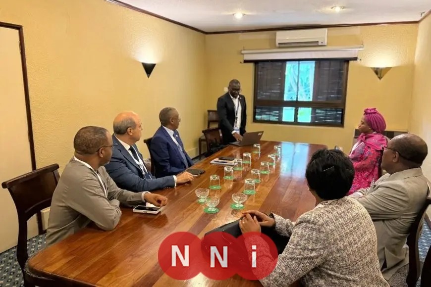 وزير الطيران المدني يناقش مع مسؤولي شركة “بوينج” سبل تعزيز التعاون في برامج السلامة الجوية