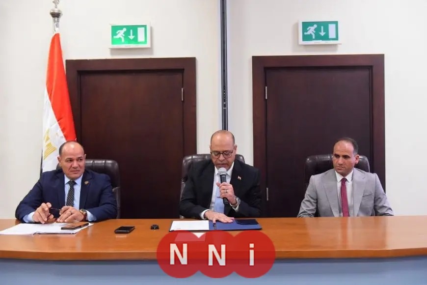 بتوجيهات رئاسية.. «جبران» يوزع 20 عقد عمل على ذوي الهمم