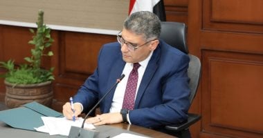 إيقاف خط السير وتوقيع غرامة مالية على سائق فى الجيزة خالف تعريفة الأجرة