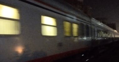 فتح الحركة على السكة الحديد بموقع سقوط حاويات من قطار بضائع بطوخ