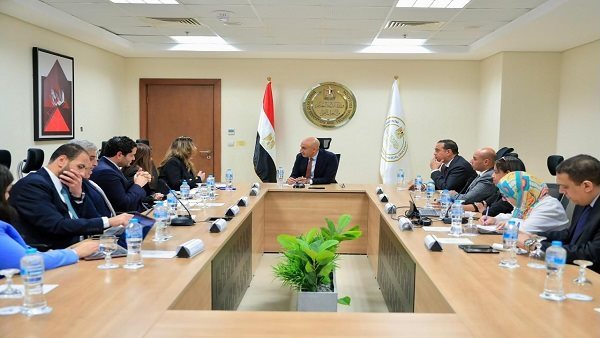 وزير التربية والتعليم يفتح آفاق الشراكات الدولية مع غرفة التجارة الأمريكية لجذب الاستثمارات