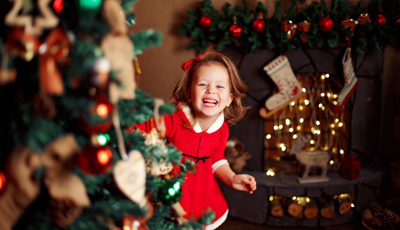 أنشطة ممتعة للأطفال حول شجرة الكريسماس