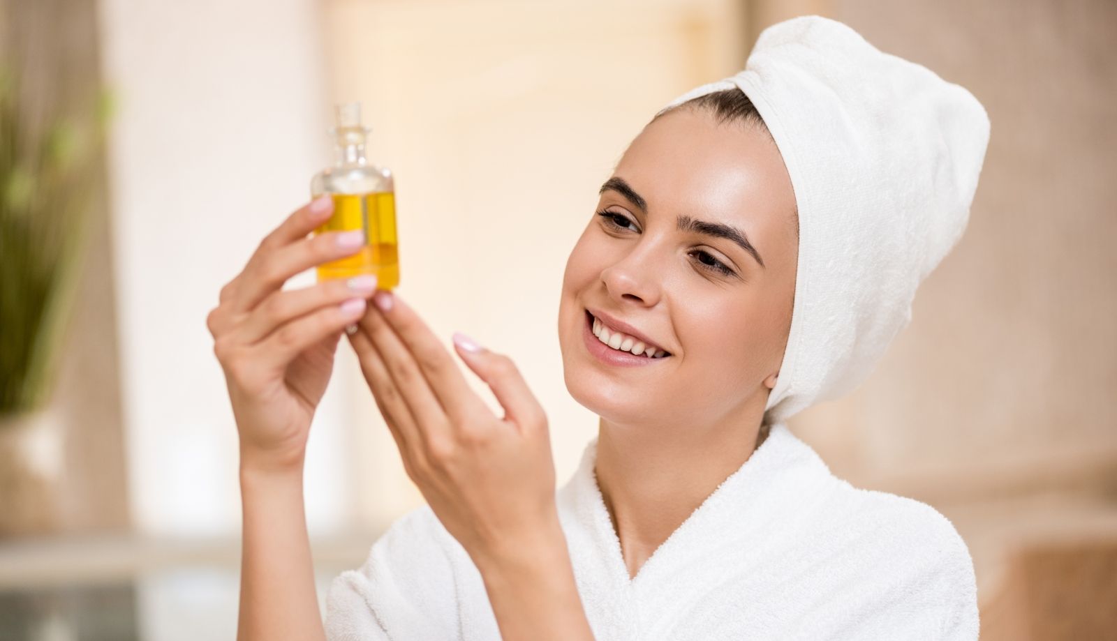 هل يساعد زيت الزيتون في إضاءة وتفتيح الوجه؟