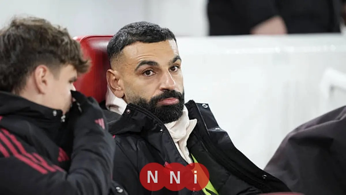 سر جلوس محمد صلاح على دكة البدلاء لليفربول وكشف صادم عن مستقبله