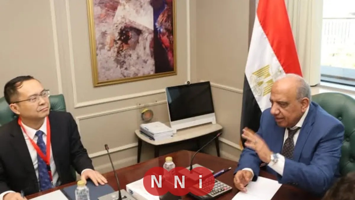 استقبال وزير الكهرباء لرئيس مجموعة XD الصينية لبحث توطين صناعة المهمات الكهربائية في البلاد