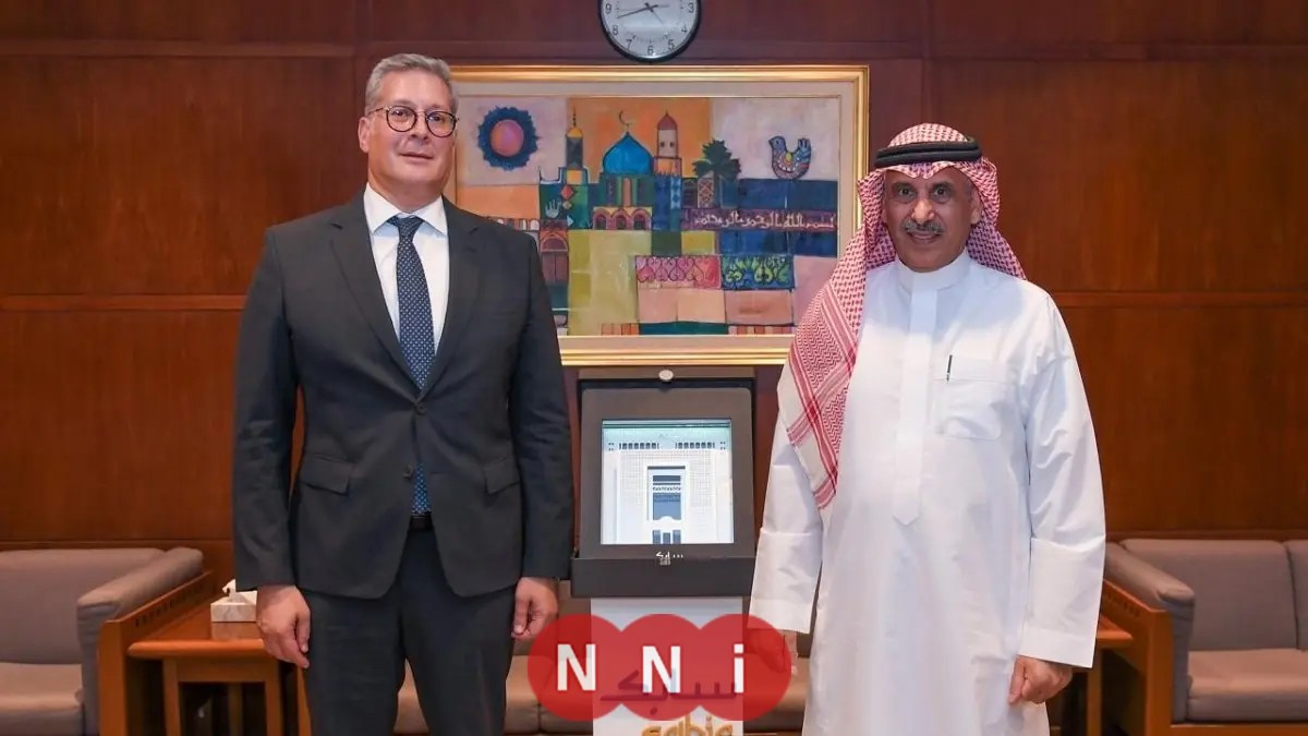 وزير البترول يناقش تعزيز التعاون في البتروكيماويات مع الرئيس التنفيذي لسابك