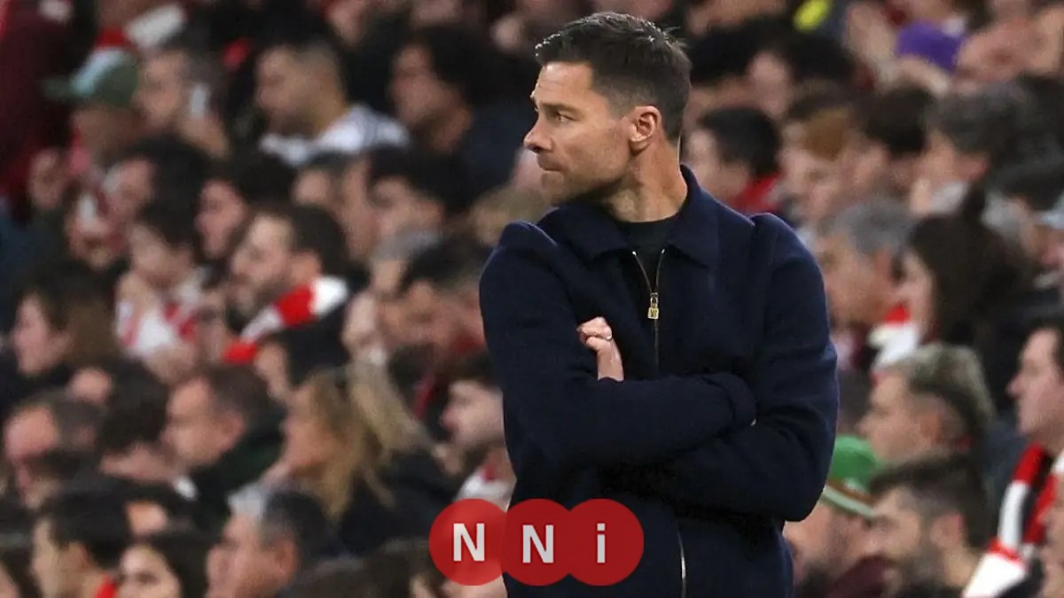 جمهور برشلونة يسخر من تشابي ألونسو ويدعوه للبقاء في ريال مدريد