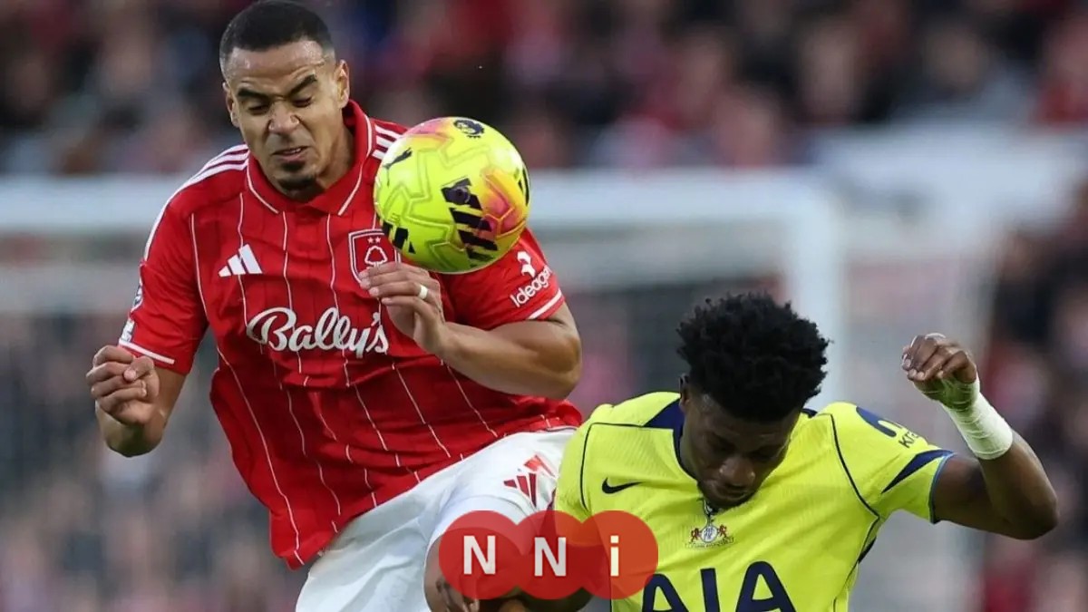 برشلونة يستهدف ضم مدافعين من نوتنغهام فورست