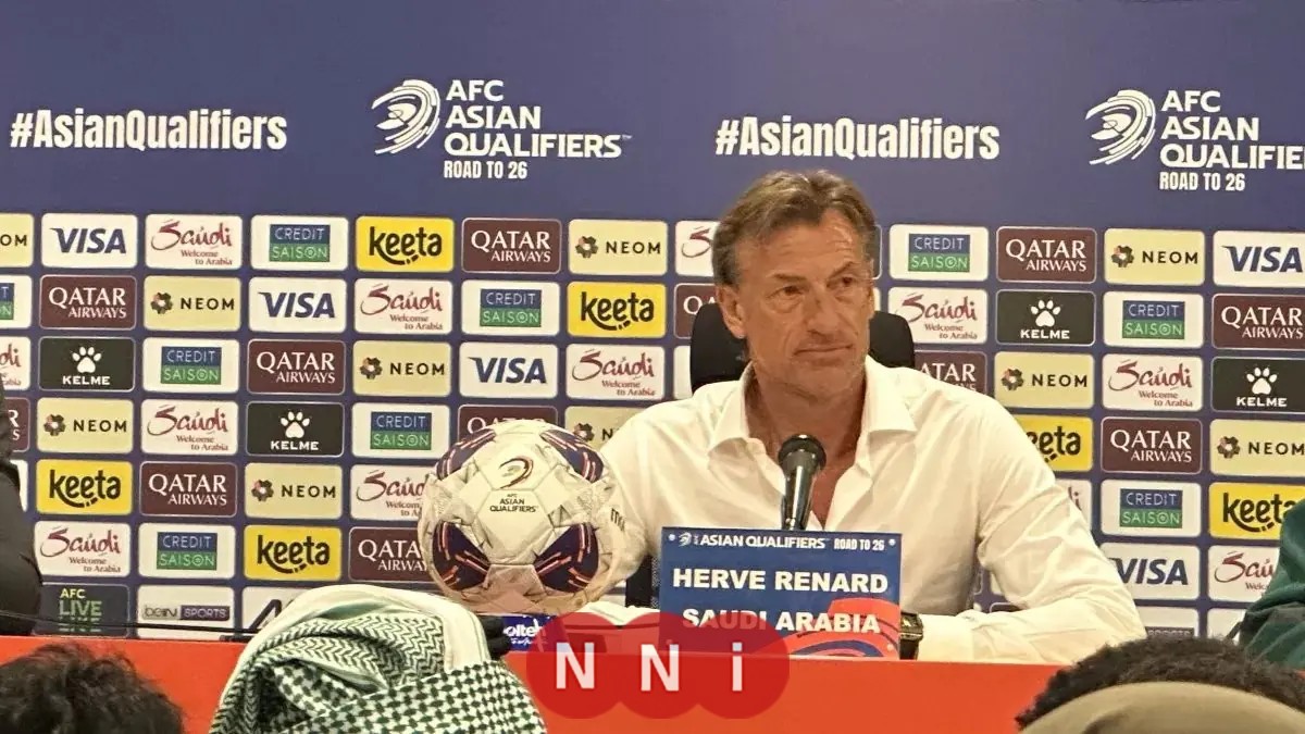 هيرفي رينارد يواصل قيادة منتخب السعودية رسميًا حتى عام 2027