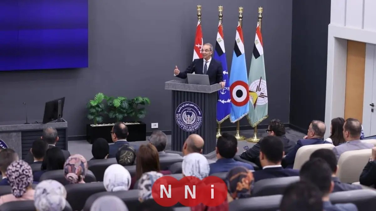 وزير الاتصالات يجري لقاء مع ملحقي الدفاع الجدد في السفارات المصرية حول العالم