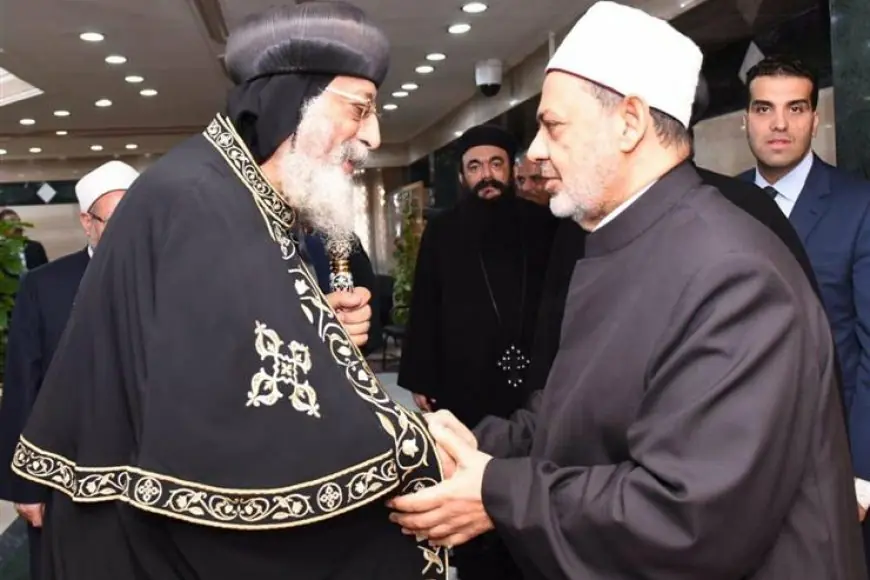 شيخ الأزهر يهنئ البابا تواضروس بمناسبة عيد القيامة