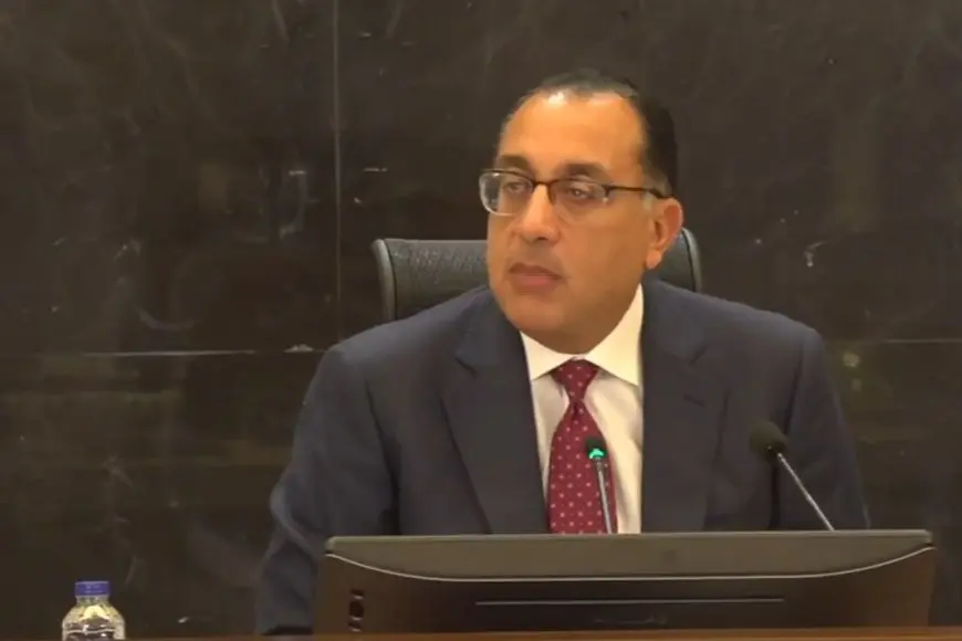 رئيس الوزراء يصل إلى مطار القاهرة بعد مشاركته في منتدى التعاون الصيني- الأفريقي