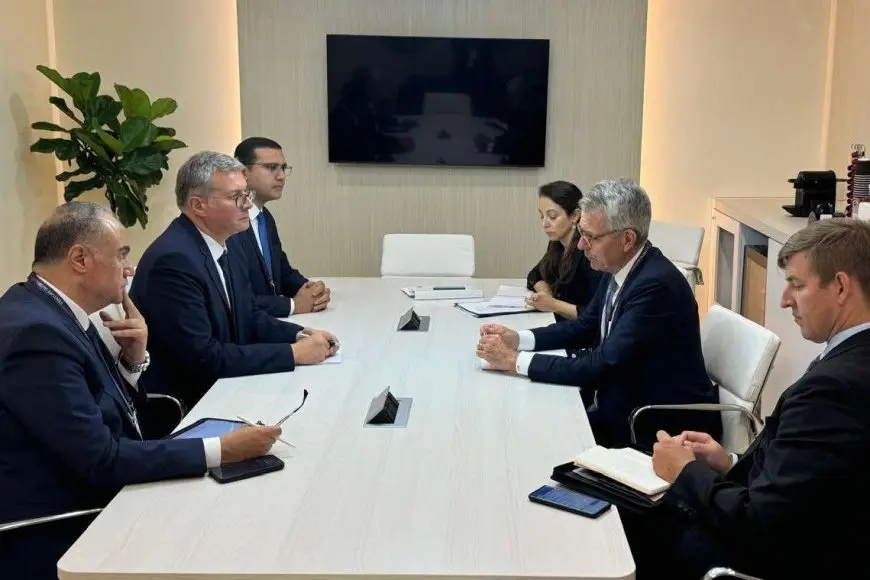 وزير البترول يبحث مع مساعد وزير الخارجية الأمريكية لموارد الطاقة سبل تعزيز التعاون الثنائي